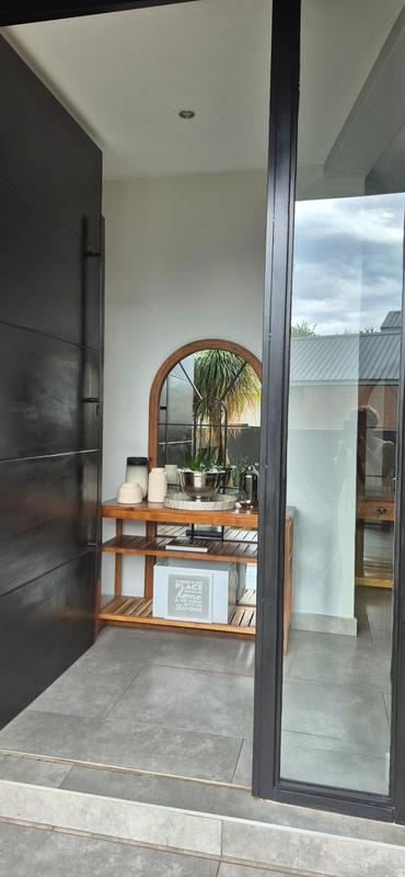 To Let 4 Bedroom Property for Rent in Midstream Ridge Gauteng