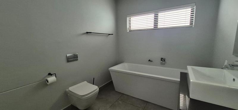 To Let 4 Bedroom Property for Rent in Midstream Ridge Gauteng