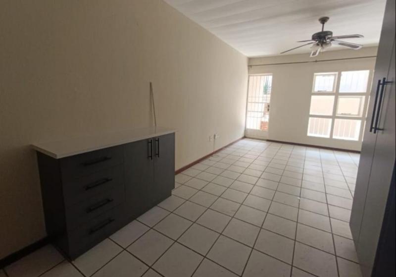 2 Bedroom Property for Sale in New Redruth Gauteng