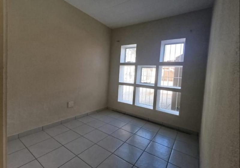 2 Bedroom Property for Sale in New Redruth Gauteng