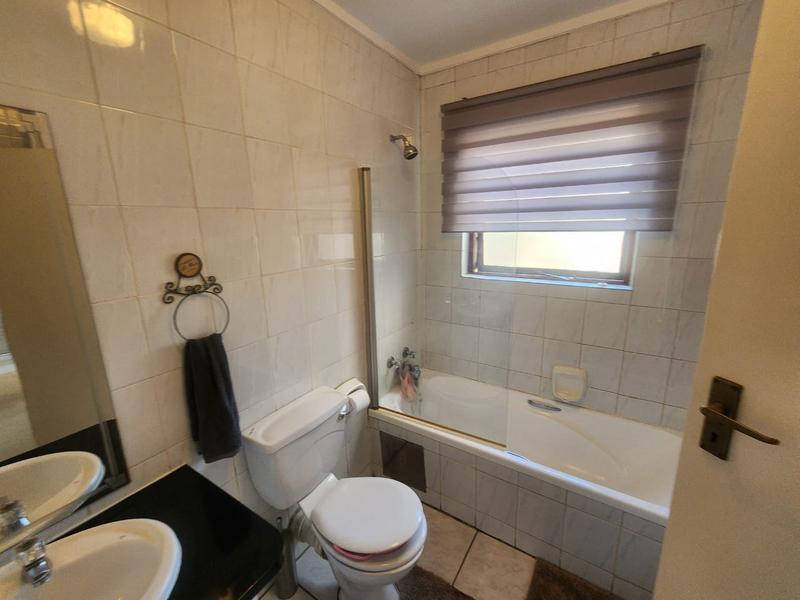 2 Bedroom Property for Sale in New Market Gauteng