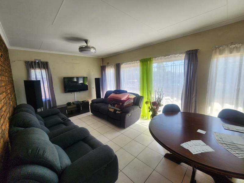 3 Bedroom Property for Sale in Verwoerdpark Gauteng