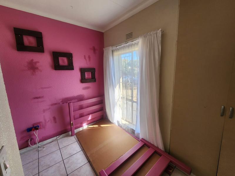 3 Bedroom Property for Sale in Verwoerdpark Gauteng