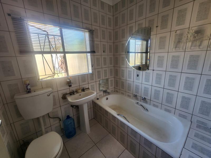 3 Bedroom Property for Sale in Verwoerdpark Gauteng