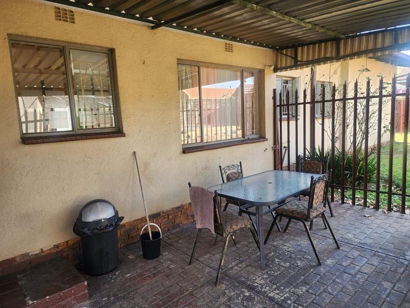 3 Bedroom Property for Sale in Verwoerdpark Gauteng