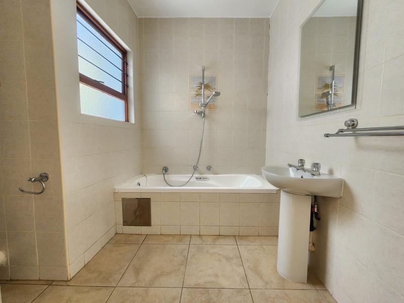 2 Bedroom Property for Sale in Glenvista Gauteng