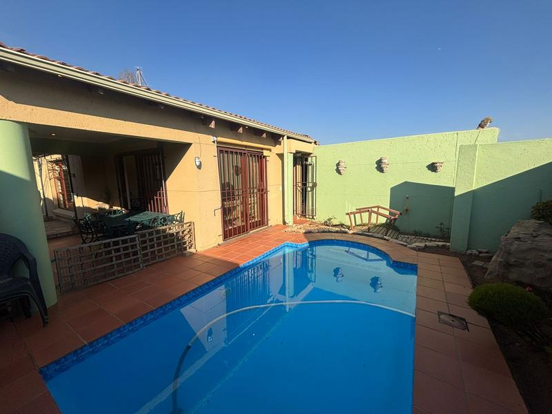 2 Bedroom Property for Sale in Bergbron Gauteng