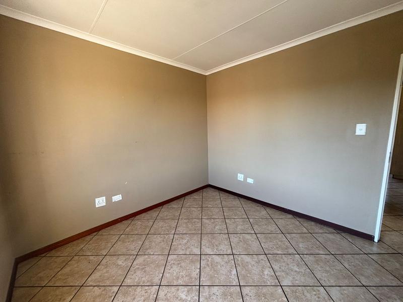 2 Bedroom Property for Sale in Florida Glen Gauteng