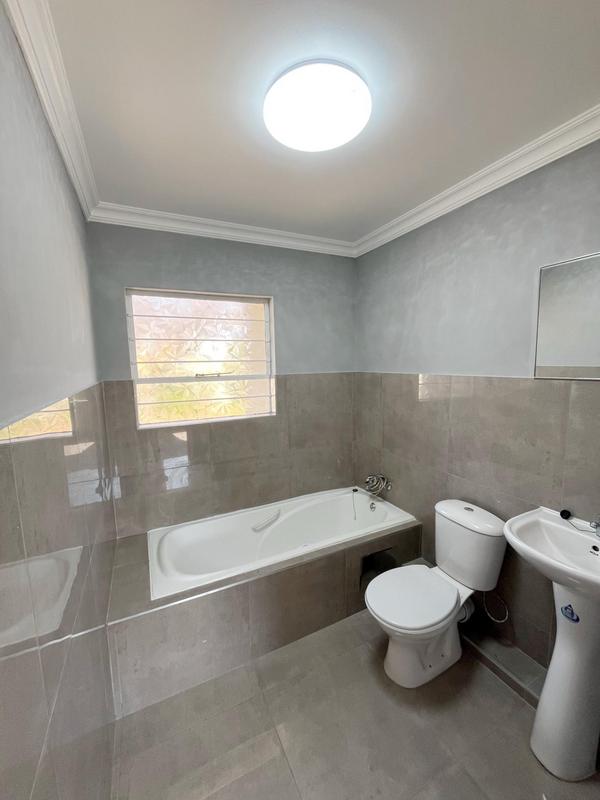 To Let 3 Bedroom Property for Rent in Sandown Gauteng