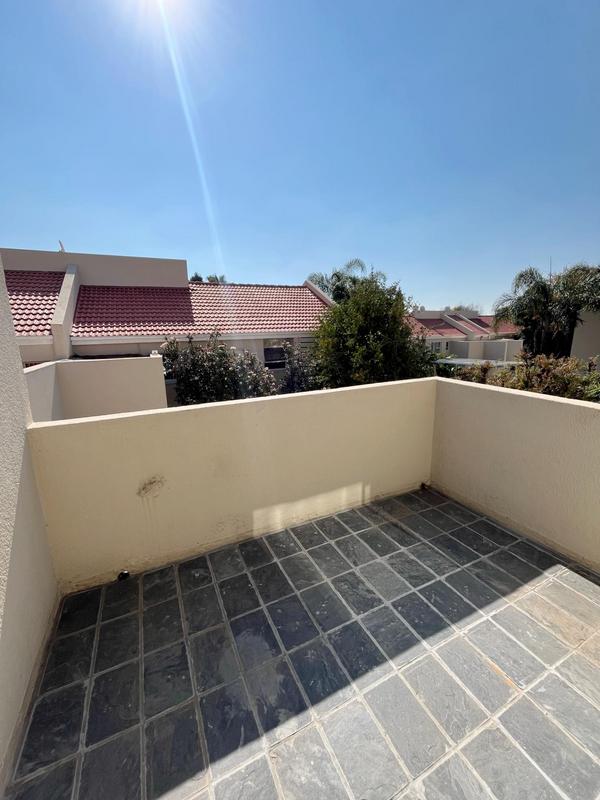 To Let 3 Bedroom Property for Rent in Sandown Gauteng