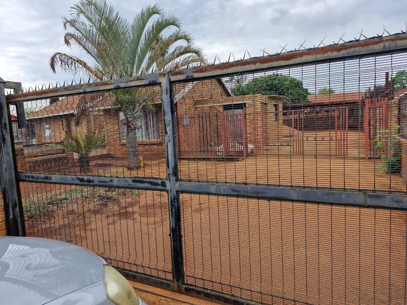 2 Bedroom Property for Sale in The Orchards Gauteng