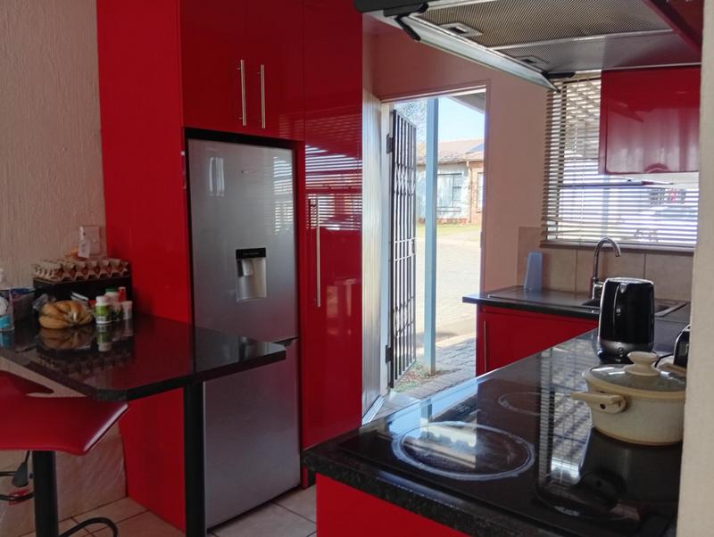 2 Bedroom Property for Sale in Dawn Park Gauteng