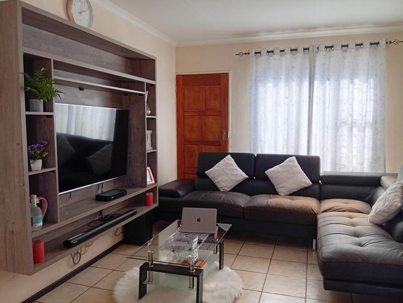 2 Bedroom Property for Sale in Dawn Park Gauteng