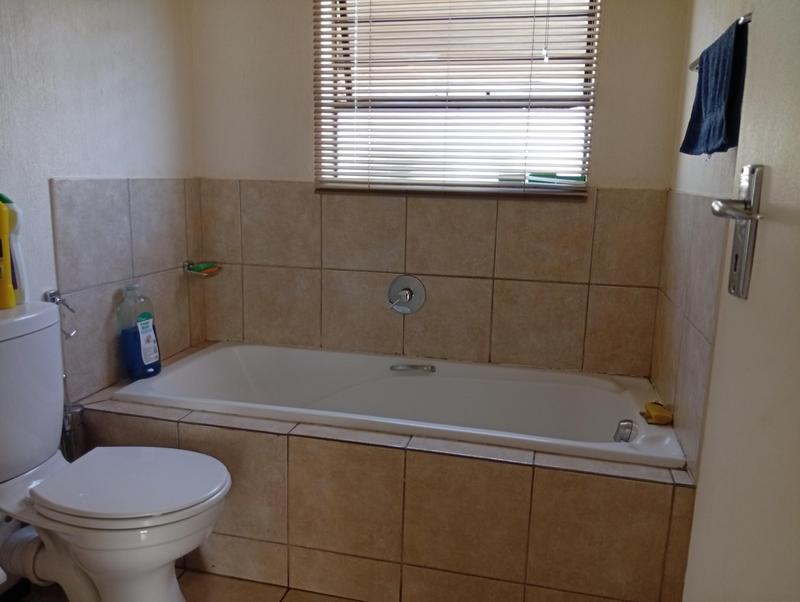 2 Bedroom Property for Sale in Dawn Park Gauteng