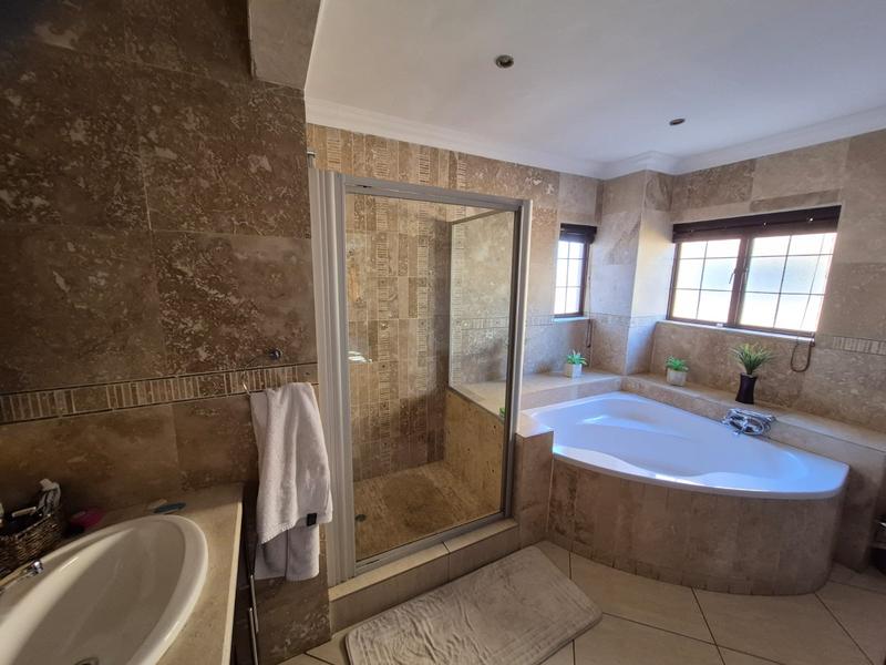 To Let 5 Bedroom Property for Rent in Eldo Meadows Gauteng