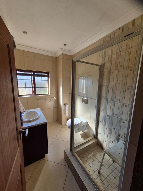 To Let 5 Bedroom Property for Rent in Eldo Meadows Gauteng