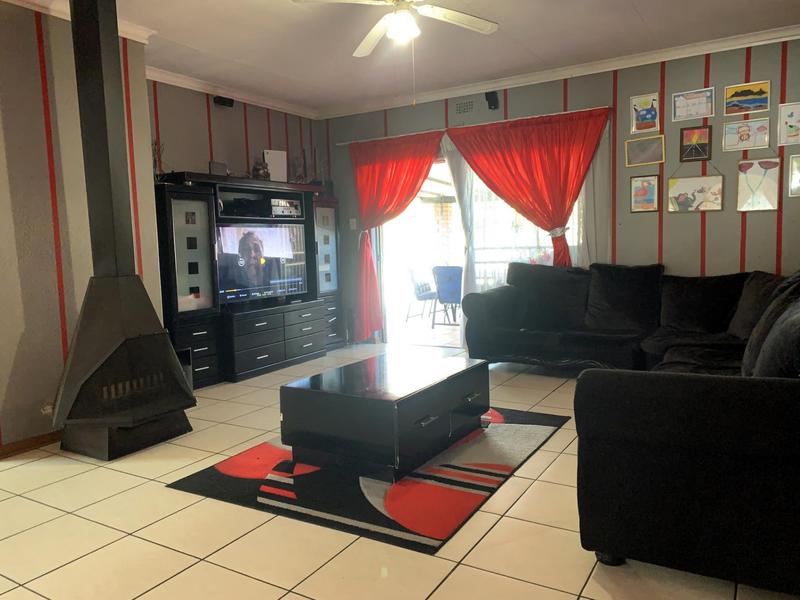 4 Bedroom Property for Sale in Freeway Park Gauteng