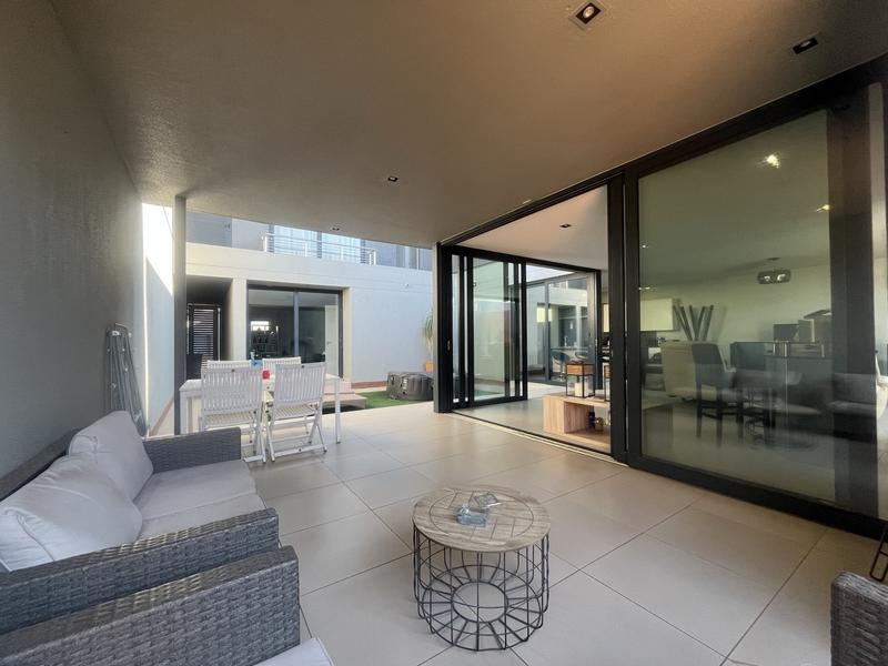 To Let 4 Bedroom Property for Rent in Waterkloof Ridge Gauteng
