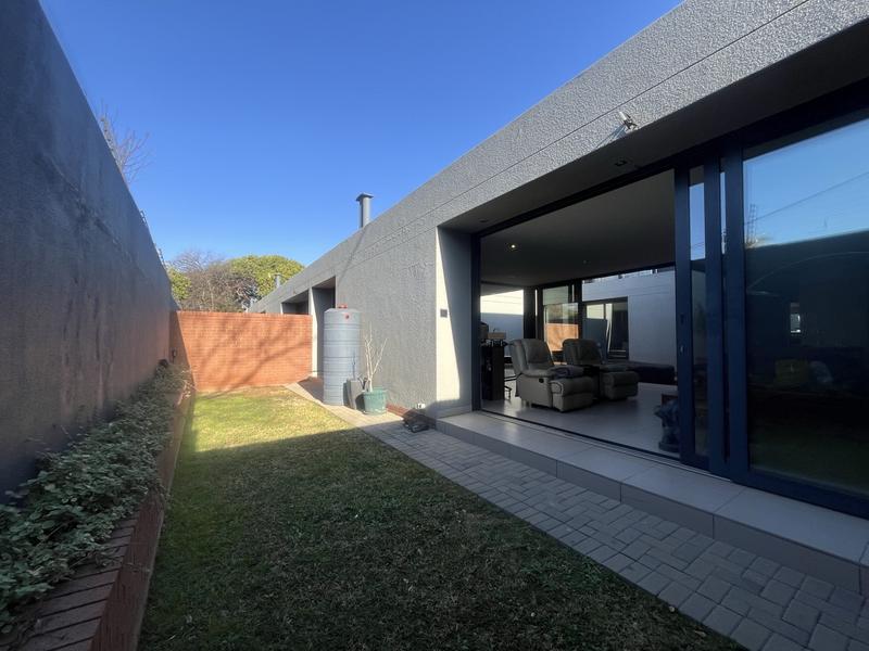 To Let 4 Bedroom Property for Rent in Waterkloof Ridge Gauteng