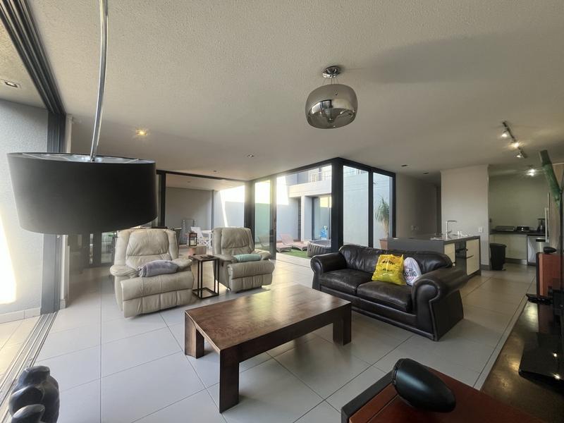 To Let 4 Bedroom Property for Rent in Waterkloof Ridge Gauteng