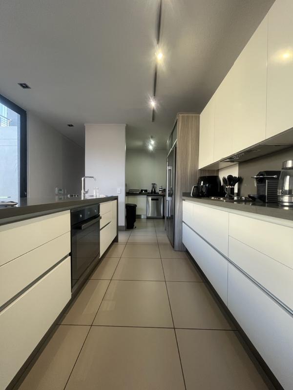 To Let 4 Bedroom Property for Rent in Waterkloof Ridge Gauteng