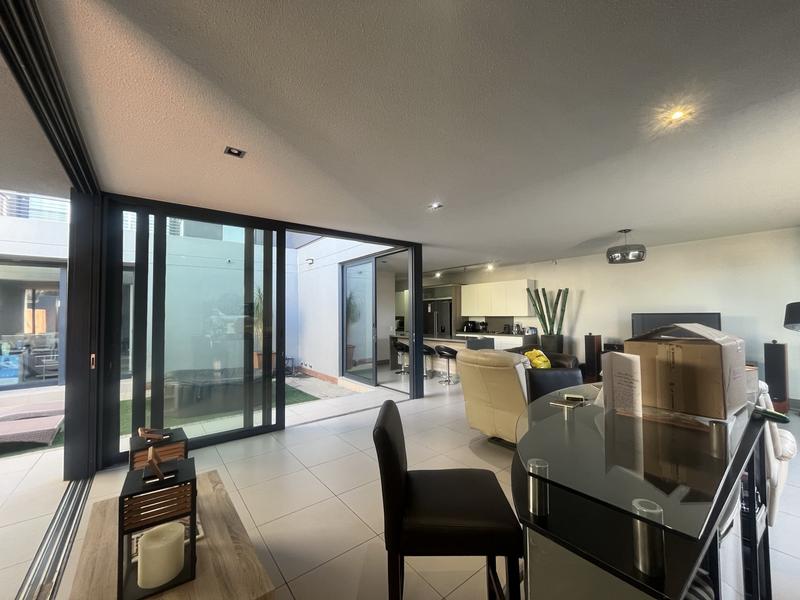 To Let 4 Bedroom Property for Rent in Waterkloof Ridge Gauteng