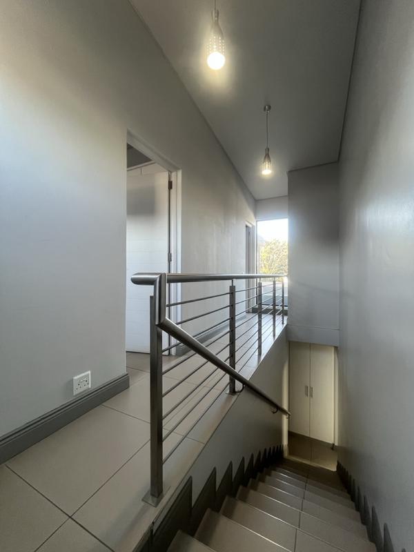 To Let 4 Bedroom Property for Rent in Waterkloof Ridge Gauteng