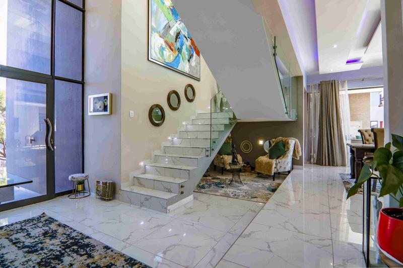 6 Bedroom Property for Sale in Copperleaf Estate Gauteng