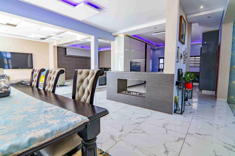 6 Bedroom Property for Sale in Copperleaf Estate Gauteng