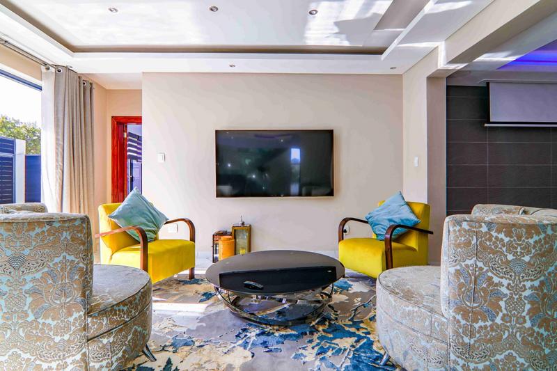 6 Bedroom Property for Sale in Copperleaf Estate Gauteng