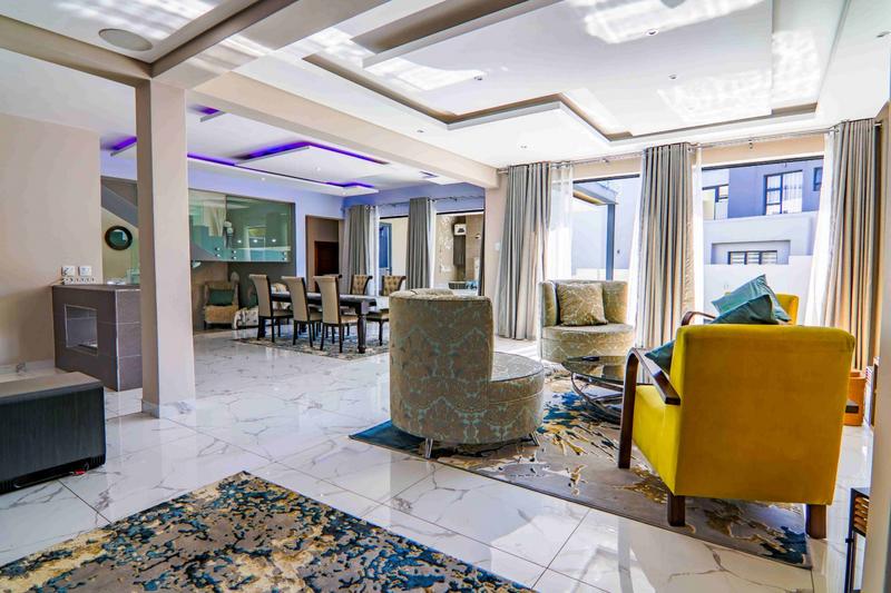 6 Bedroom Property for Sale in Copperleaf Estate Gauteng