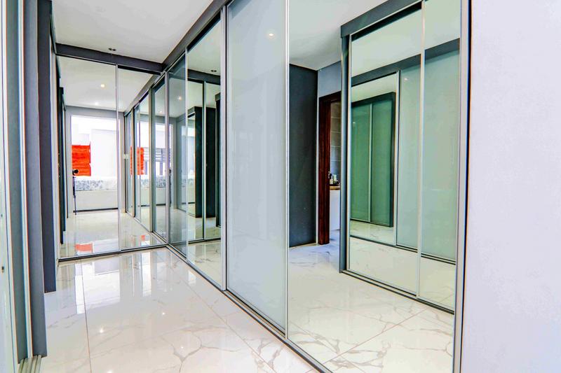 6 Bedroom Property for Sale in Copperleaf Estate Gauteng