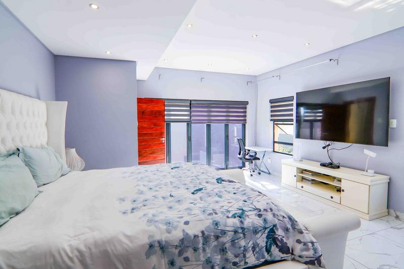 6 Bedroom Property for Sale in Copperleaf Estate Gauteng
