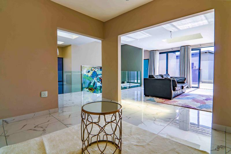 6 Bedroom Property for Sale in Copperleaf Estate Gauteng