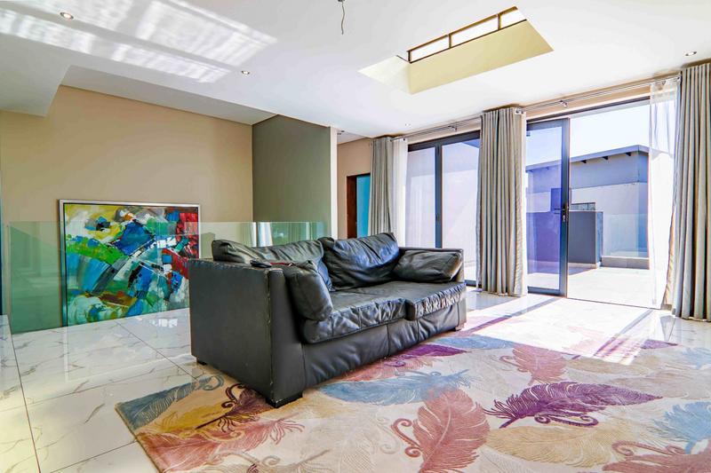 6 Bedroom Property for Sale in Copperleaf Estate Gauteng
