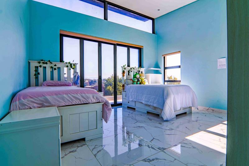 6 Bedroom Property for Sale in Copperleaf Estate Gauteng