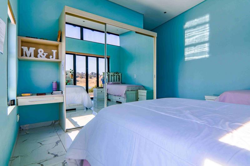 6 Bedroom Property for Sale in Copperleaf Estate Gauteng