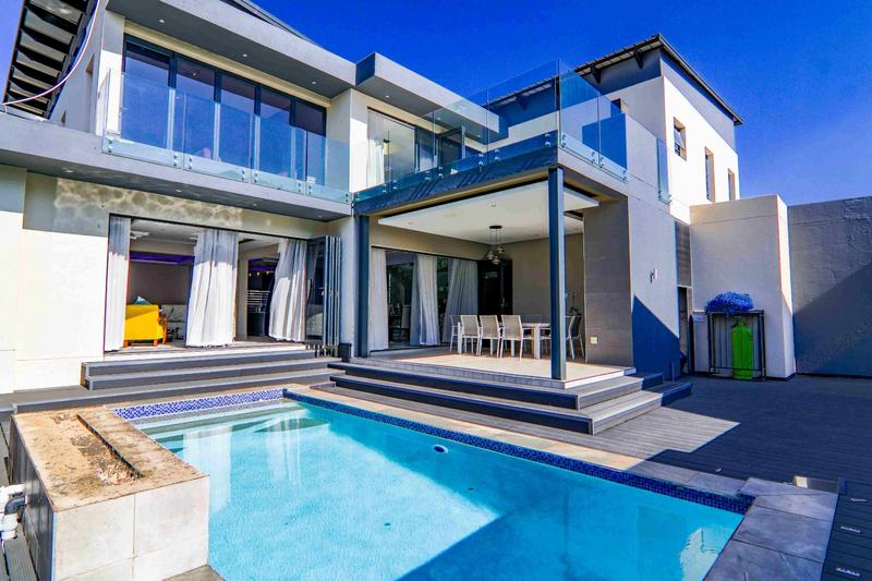 6 Bedroom Property for Sale in Copperleaf Estate Gauteng