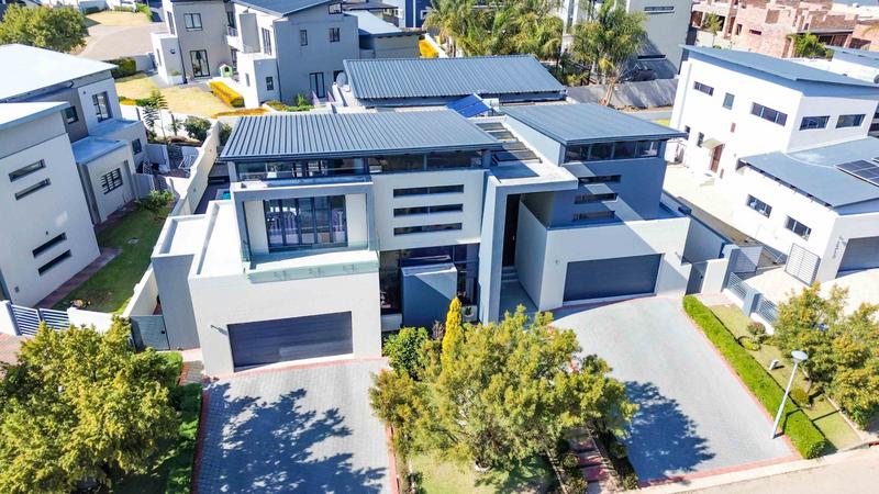 6 Bedroom Property for Sale in Copperleaf Estate Gauteng