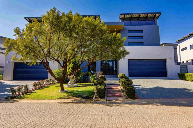6 Bedroom Property for Sale in Copperleaf Estate Gauteng