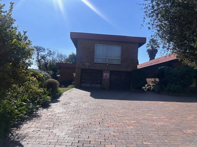 4 Bedroom Property for Sale in Glenvista Gauteng
