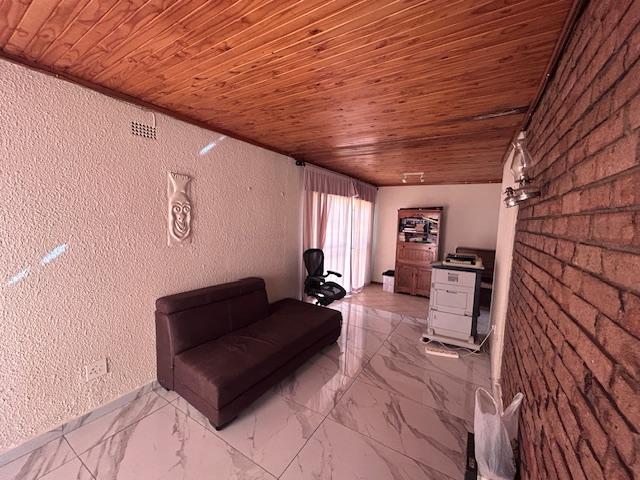 4 Bedroom Property for Sale in Glenvista Gauteng
