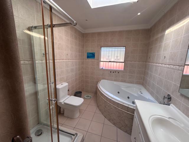 4 Bedroom Property for Sale in Glenvista Gauteng