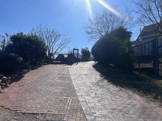 4 Bedroom Property for Sale in Glenvista Gauteng