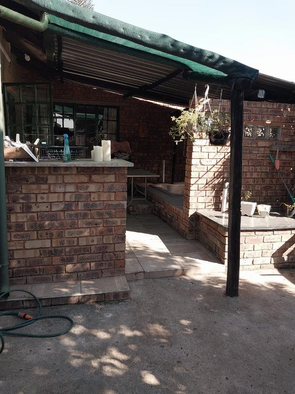 To Let 3 Bedroom Property for Rent in Witfield Gauteng