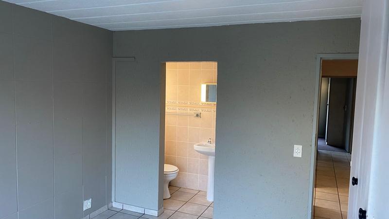 To Let 3 Bedroom Property for Rent in Vanderbijlpark CW 5 Gauteng