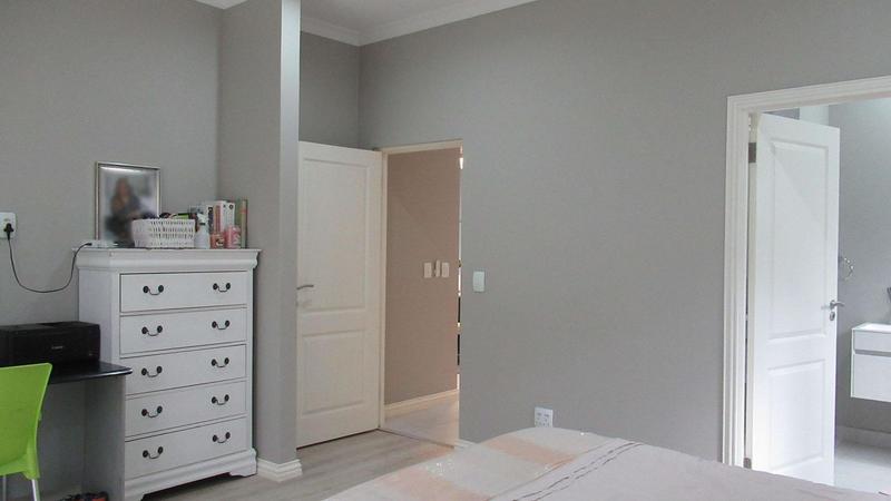 4 Bedroom Property for Sale in Olivedale Gauteng