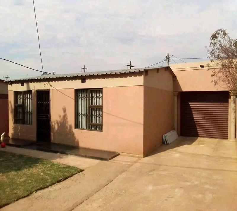 2 Bedroom Property for Sale in Zonkezizwe Gauteng