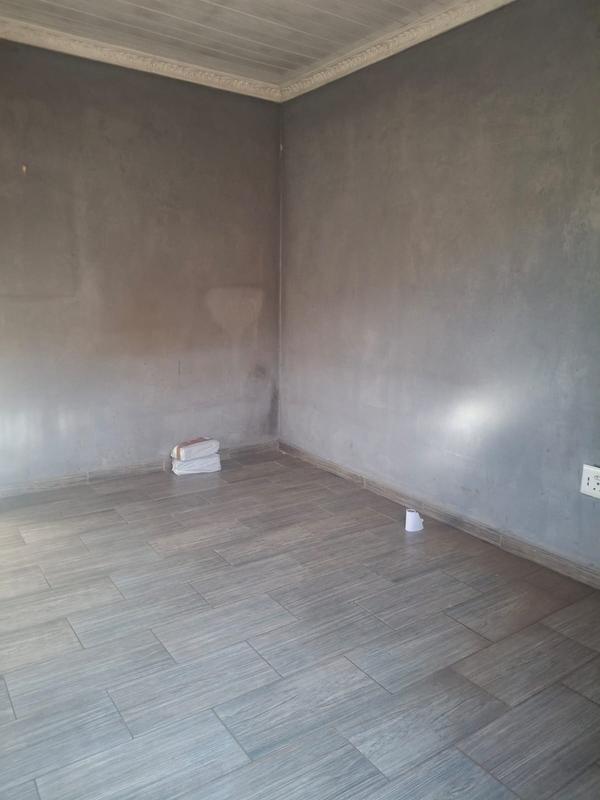 2 Bedroom Property for Sale in Zonkezizwe Gauteng