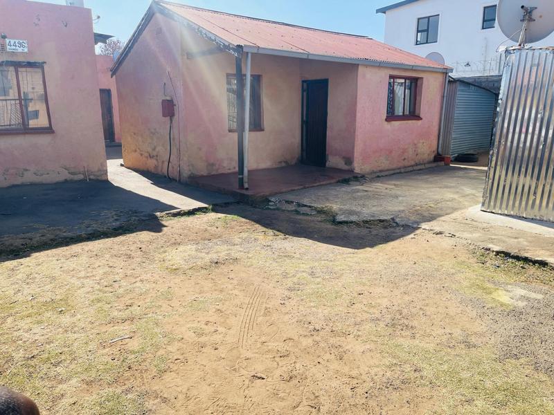 5 Bedroom Property for Sale in Orlando Gauteng